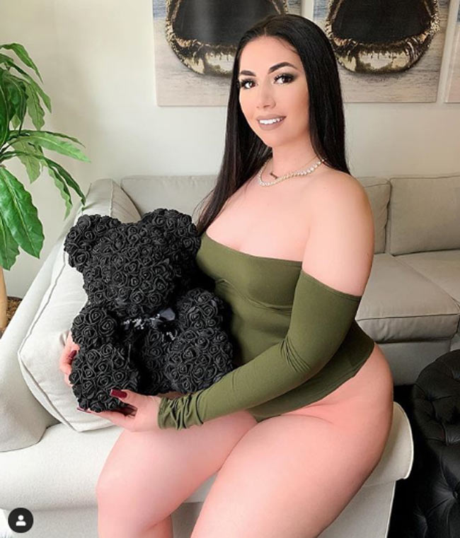 2 thần Vệ Nữ béo đã quá đẹp còn khéo mặc táo bạo hễ ai nhìn là khó chớp mắt