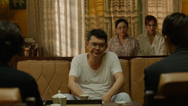 Phim trăm tỷ mùa Tết - Cua lại vợ bầu và Siêu sao siêu ngố có thực sự là tuyệt phẩm của điện ảnh Việt?