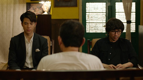 Phim trăm tỷ mùa Tết - Cua lại vợ bầu và Siêu sao siêu ngố có thực sự là tuyệt phẩm của điện ảnh Việt?