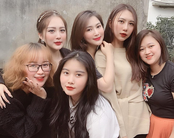 Hội chị em họ của Hương Tràm: Ai cũng xinh như hot girl, có bạn trai