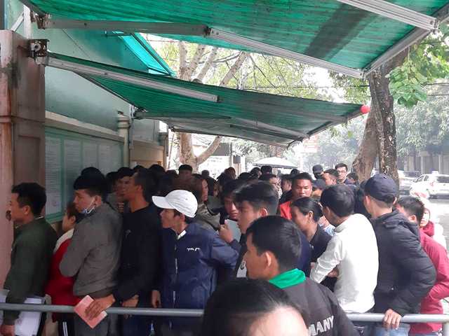 Nghệ An: Có ngày cả nghìn người tới làm hộ chiếu, giấy thông hành Nghệ An: Có ngày cả nghìn người tới làm hộ chiếu, giấy thông hành