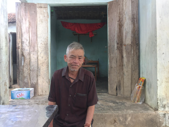 Mẹ bỏ đi biệt tích, ba đứa trẻ ngã quỵ trước linh cữu người cha vừa qua đời vì tai nạn giao thông