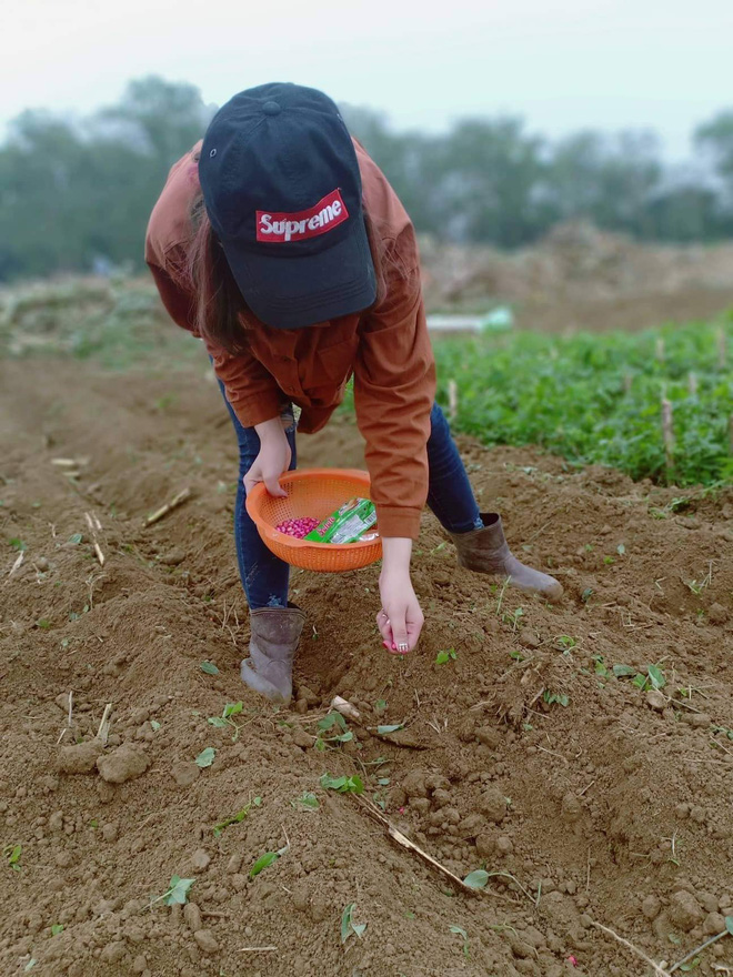 Dân mạng khoe ảnh đi làm đồng ngày Tết: Con nhà nông thì sao, giúp được bố mẹ là hạnh phúc rồi! Dân mạng khoe ảnh đi làm đồng ngày Tết: Con nhà nông thì sao, giúp được bố mẹ là hạnh phúc rồi!