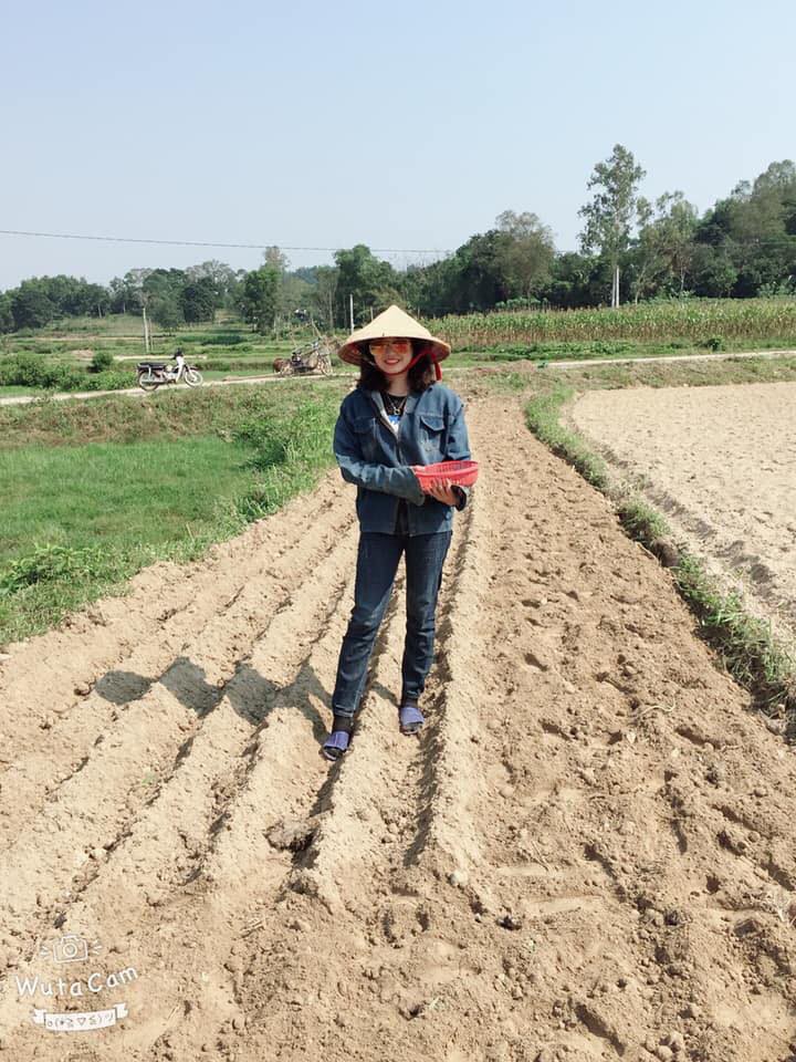 Dân mạng khoe ảnh đi làm đồng ngày Tết: Con nhà nông thì sao, giúp được bố mẹ là hạnh phúc rồi! Dân mạng khoe ảnh đi làm đồng ngày Tết: Con nhà nông thì sao, giúp được bố mẹ là hạnh phúc rồi!