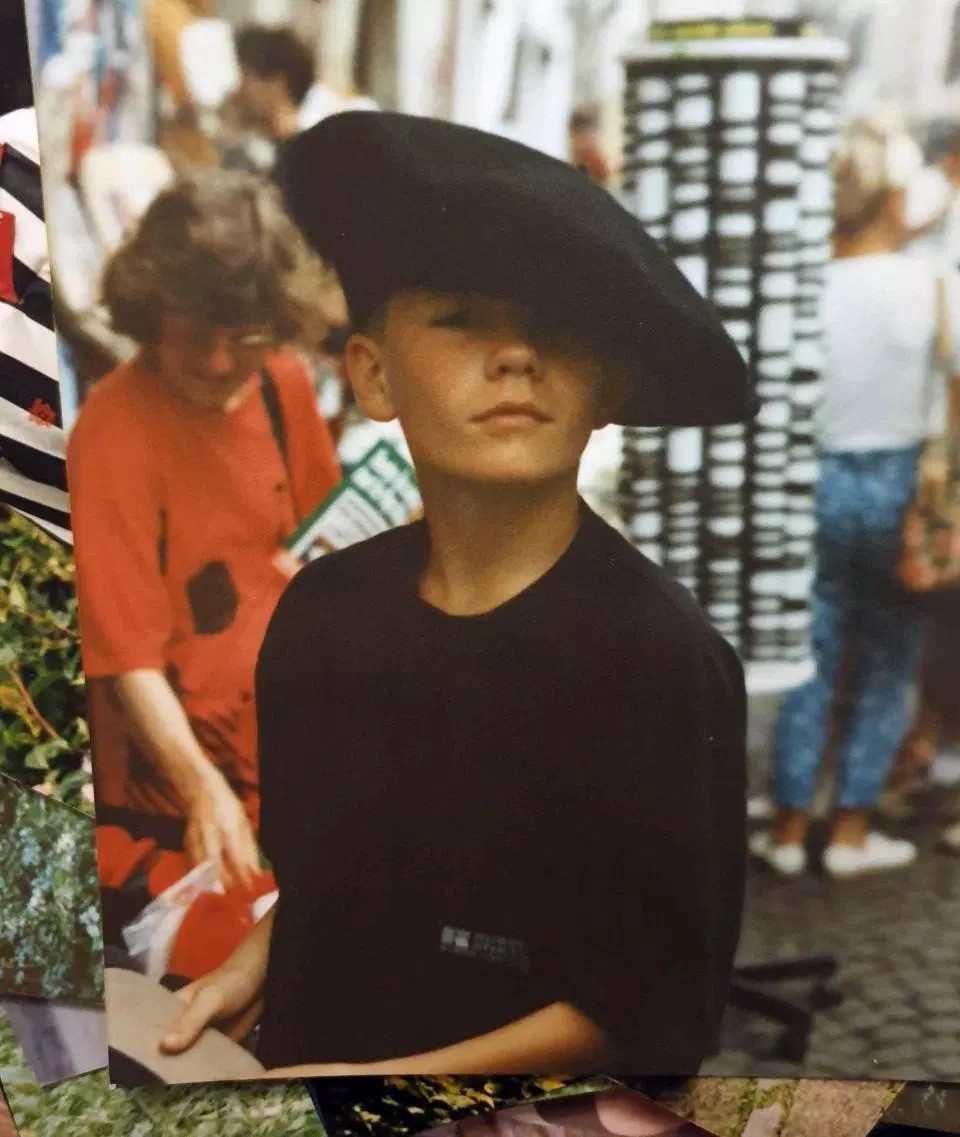 Cuộc tình nhanh hơn tốc độ tên lửa: yêu 6 tuần cầu hôn, 5 tháng đám cưới, 1 năm sau đã kịp có 3 con