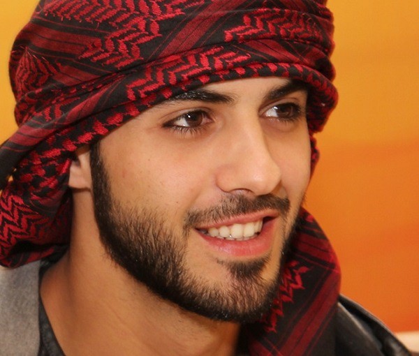 Không ngờ anh chàng bị trục xuất vì quá đẹp trai lại chọn vợ khác thường, còn thẳng thừng lên tiếng trước antifan thế này