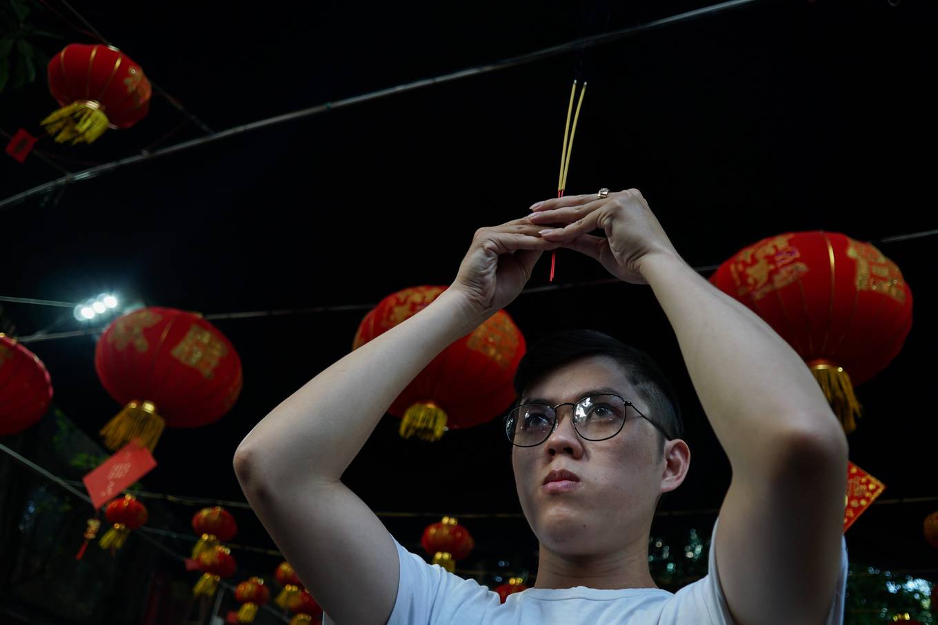 Hàng nghìn người chen nhau vía Ngọc hoàng ở Sài Gòn