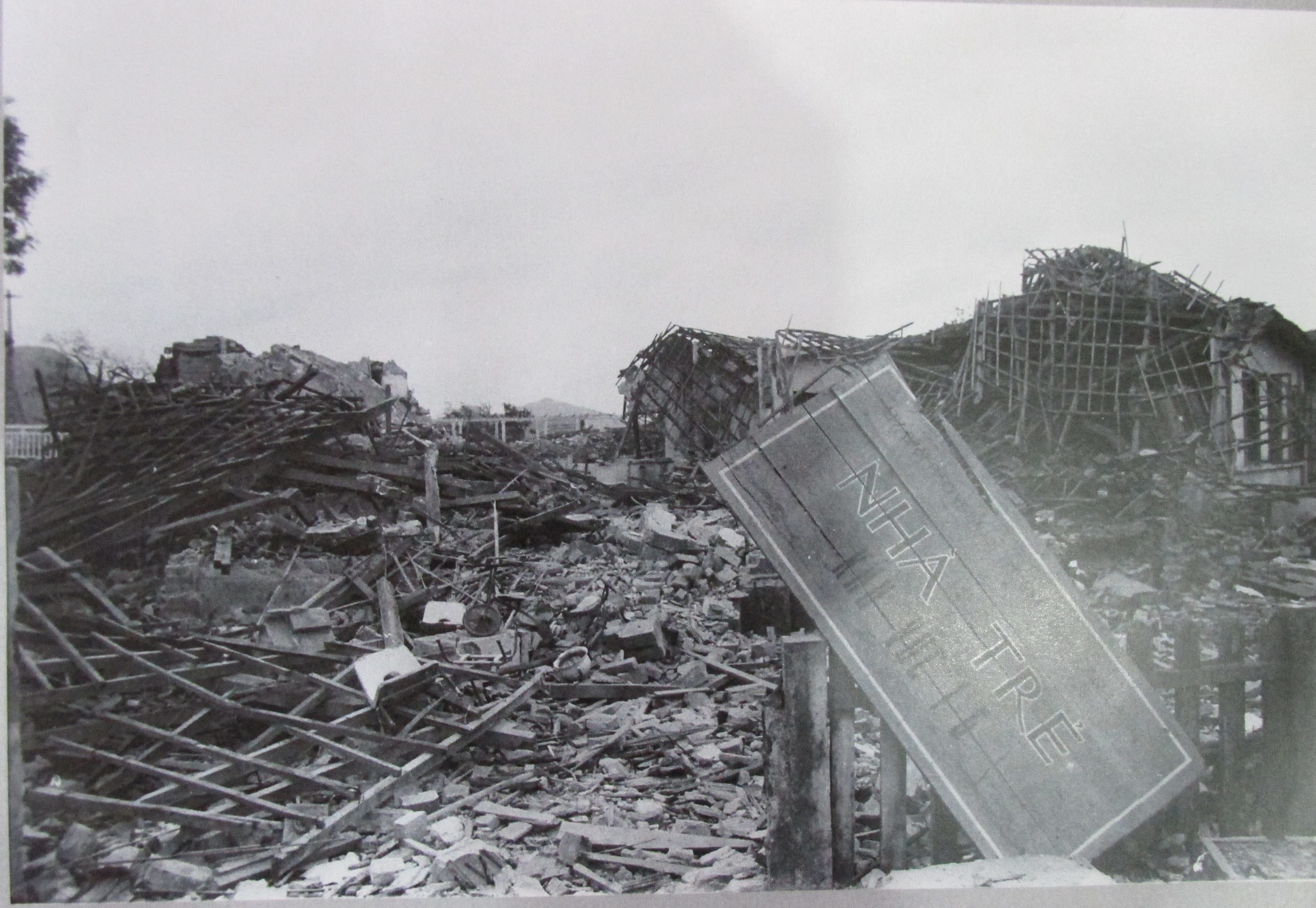 Ảnh độc từ cuộc chiến chống Trung Quốc và nước mắt người cầm máy