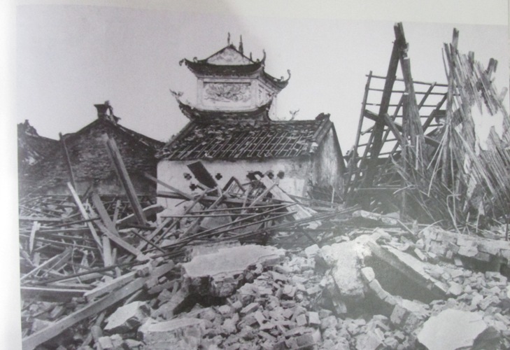 Ảnh độc từ cuộc chiến chống Trung Quốc và nước mắt người cầm máy