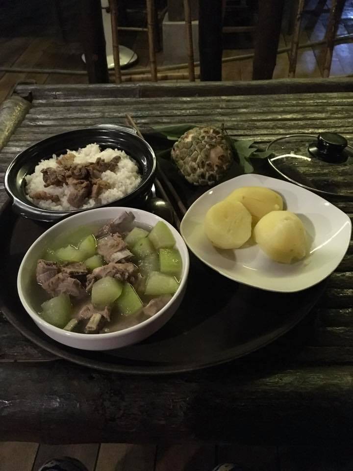 Tự hào khoe mâm cơm cữ ngon lành được chồng nấu, vợ trẻ bối rối khi cộng đồng mạng lại dành hết sự chú ý cho chi tiết này... Tự hào khoe mâm cơm cữ ngon lành được chồng nấu, vợ trẻ bối rối khi cộng đồng mạng lại dành hết sự chú ý cho chi tiết này...