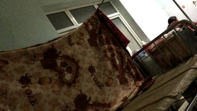 8 rưỡi tối gọi người yêu vào bệnh viện giăng chăn kêu ư ử, thanh niên 2000 khiến bao người phải nóng mắt