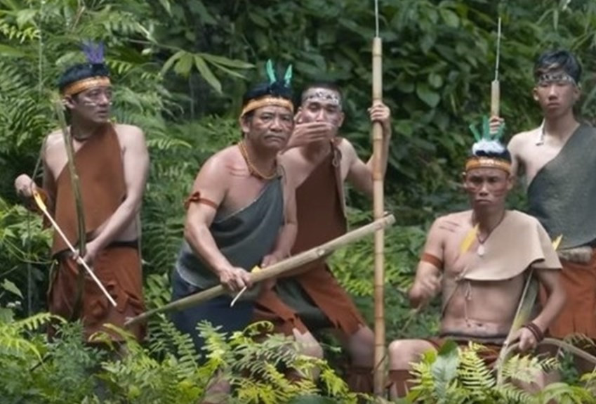 Cảnh nóng cố đấm ăn xôi và chuyện chiếu trên chiếu dưới ở làng hài