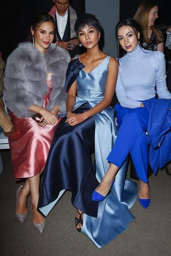 Fan phát sốt với màn đọ sắc hiếm hoi của 2 Hoa hậu đẹp nhất thế giới HHen Niê và Catriona Gray