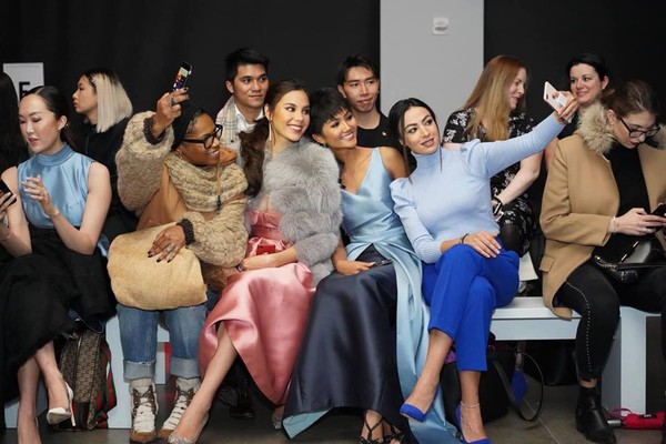 Fan phát sốt với màn đọ sắc hiếm hoi của 2 Hoa hậu đẹp nhất thế giới HHen Niê và Catriona Gray