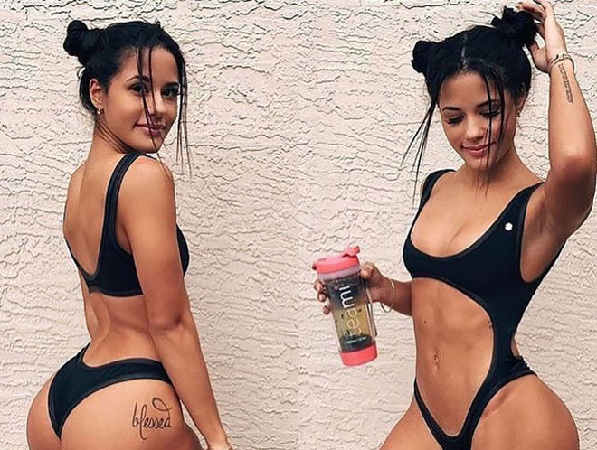 Nấm lùn đẹp nhất nước Anh lăng xê áo tắm hở bụng