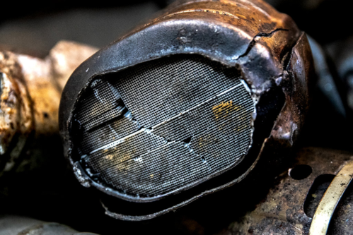 Những vật liệu siêu đắt trong chế tạo xe hơi