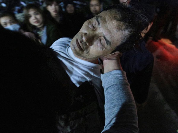 Xử trí người bị ngất xỉu khi đi lễ hội