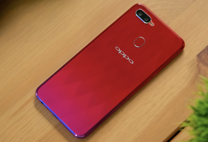 Những smartphone có màu sắc rực rỡ cho dịp Valentine