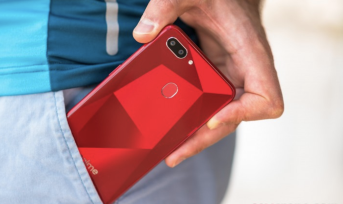 Những smartphone có màu sắc rực rỡ cho dịp Valentine