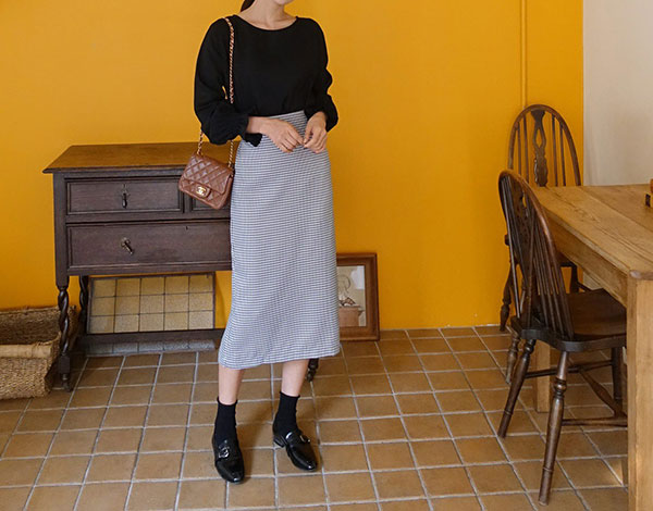 Quên quần áo dày dặn mùa lạnh đi, nàng công sở cứ sắm 5 items này là đủ mặc đẹp từ Xuân sang Hè