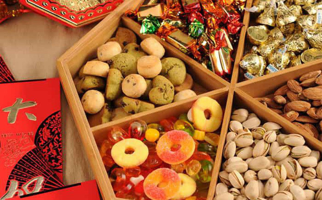 Máu của người phụ nữ trắng như sữa, vì ăn quá nhiều đồ vặt ngày Tết