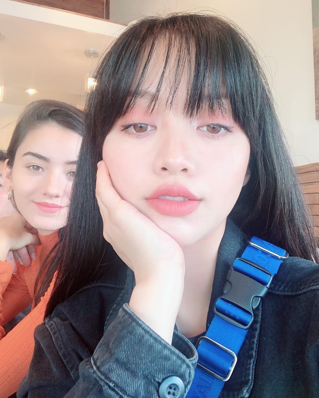 2 bí kíp makeup đơn giản nhưng max xinh của Michelle Phan: một kiểu sang chảnh, một kiểu hack tuổi cực hiệu quả