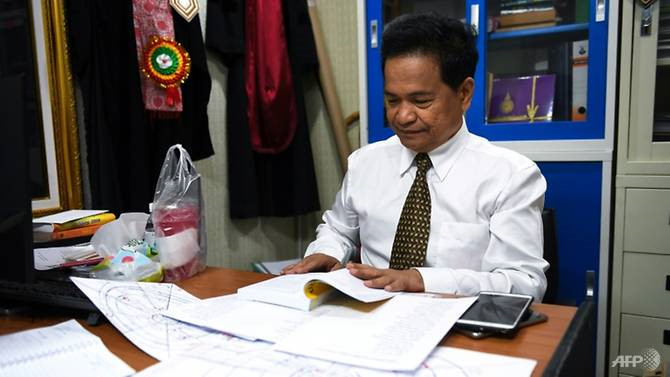 Chính trị gia Thái Lan đổ xô đến thầy bói trước cuộc bầu cử hỗn loạn