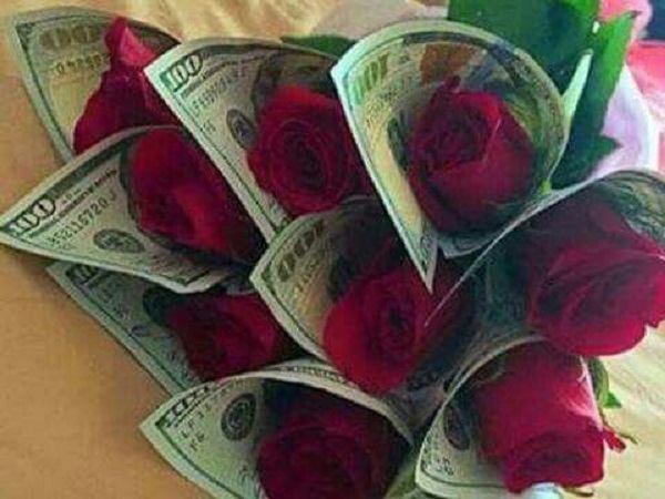 Món quà đặc biệt ngày Valentine: Bó hoa tiền, tại sao không?