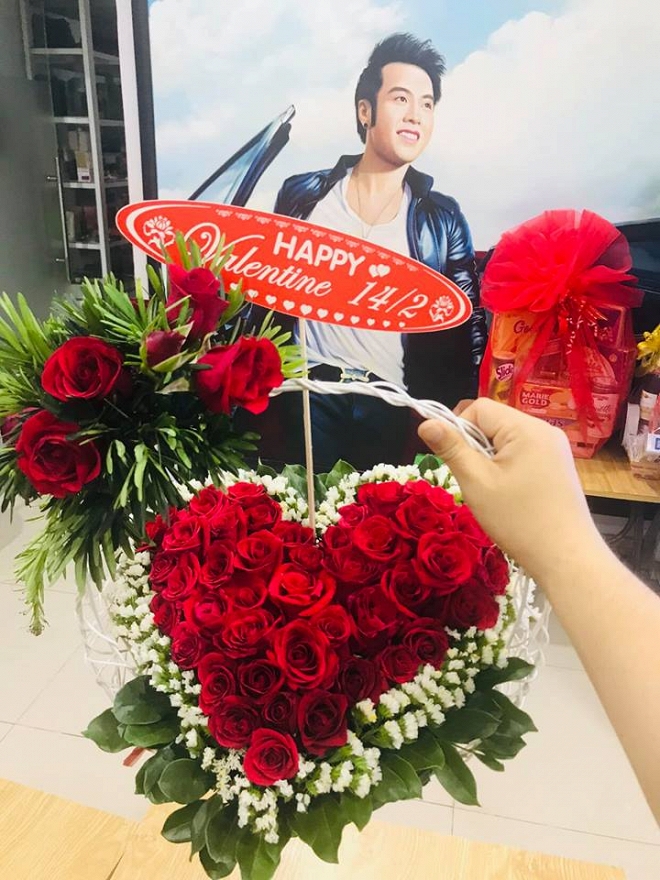 Những món quà cực độc sao Việt nhận được trong ngày Valentine 2019