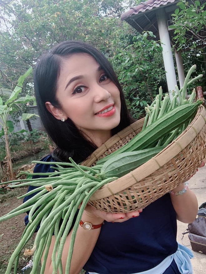 Những món quà cực độc sao Việt nhận được trong ngày Valentine 2019