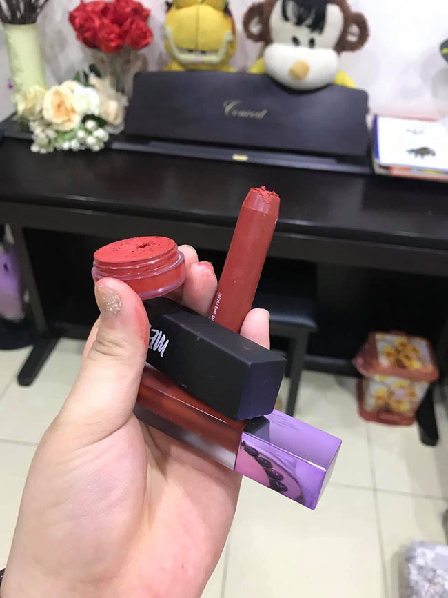Cả gan trộn 3 thỏi son của bạn gái thành màu son mới làm quà Valentine, dân mạng định sẵn cái kết đắng cho thanh niên lớn mật Cả gan trộn 3 thỏi son của bạn gái thành màu son mới làm quà Valentine, dân mạng định sẵn cái kết đắng cho thanh niên lớn mật