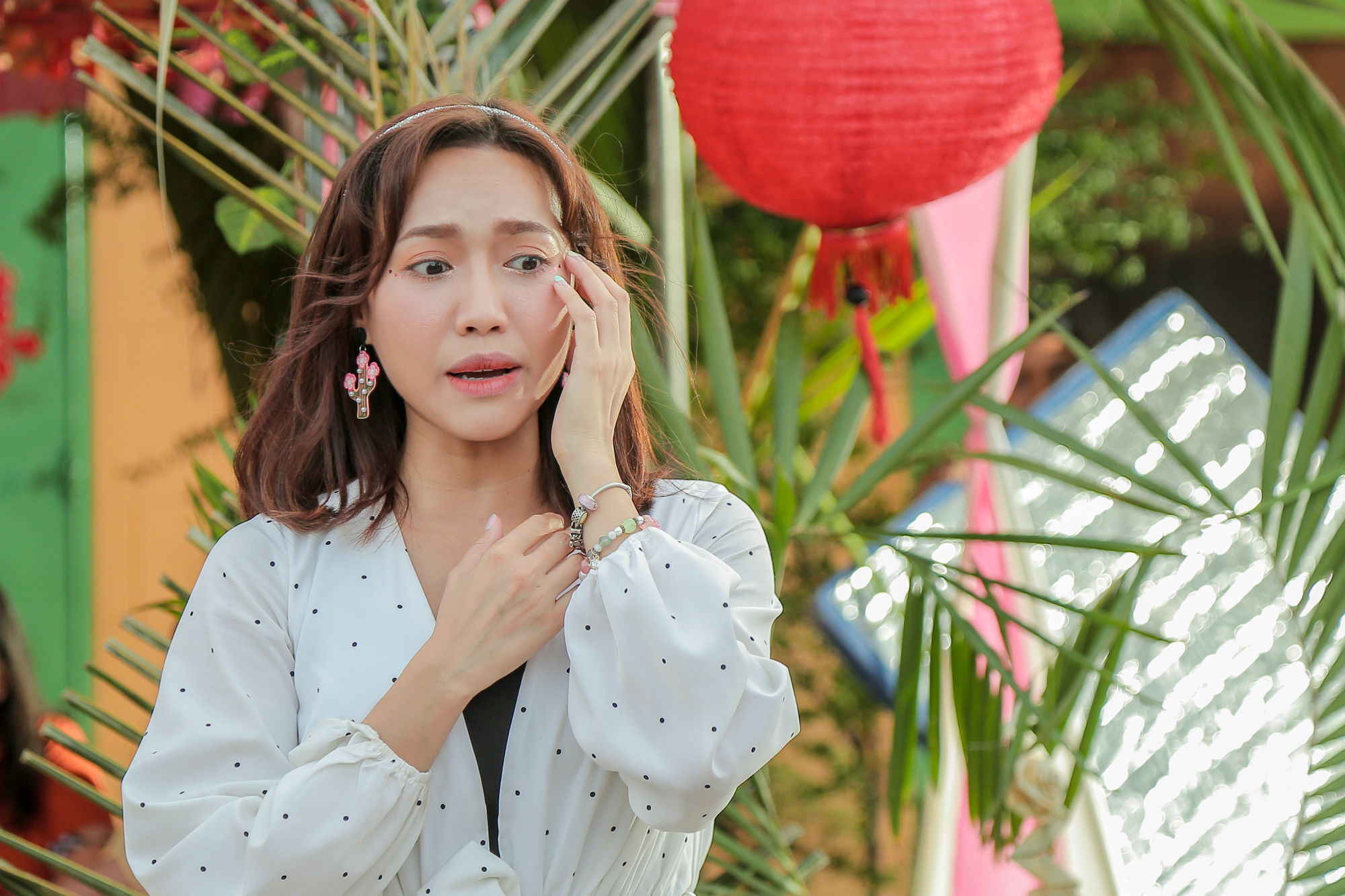 Bình luận Phim mới của Ngọc Trinh: Tưởng không hay mà vui không tưởng