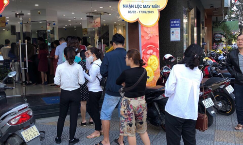 Loạn giá vàng ngày Thần Tài