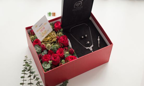 Những món quà Valentine giá vài chục triệu đồng