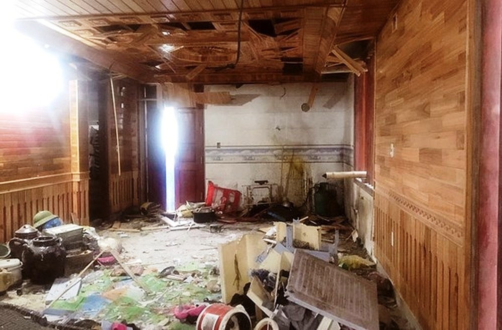 Mìn nổ trong nhà lúc giữa đêm, 3 người bị thương