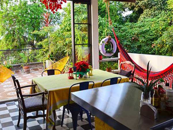 Bà chủ tiệm vàng ngỡ ngàng trước lời đề nghị của cô gái trẻ đẹp