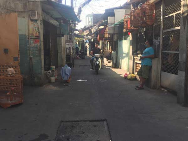 Nghi án nhóm thanh niên dùng súng khống chế, đánh khiến 2 người trọng thương ở Sài Gòn