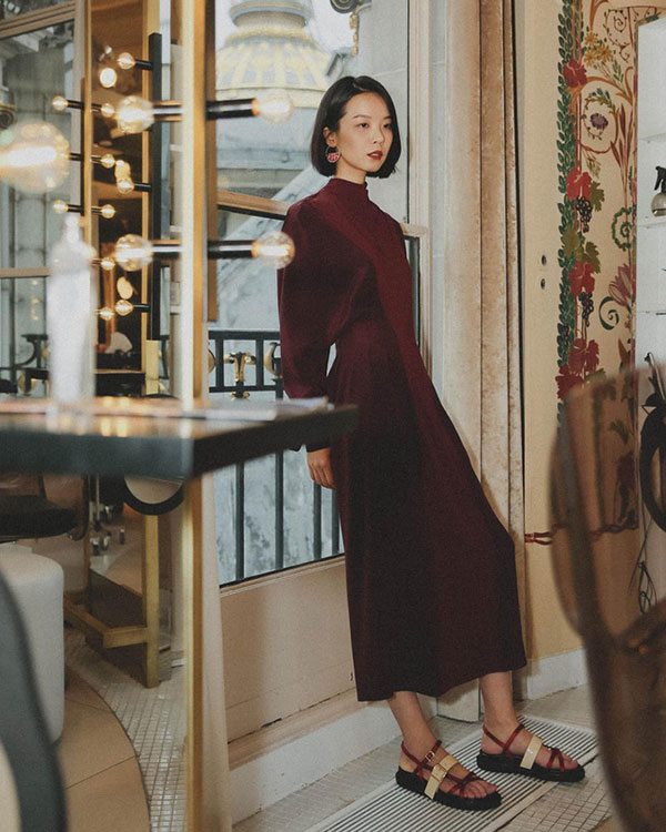 Hẹn hò Valentine, đâu phải chỉ diện màu hồng thì các nàng mới hớp hồn được nửa kia!