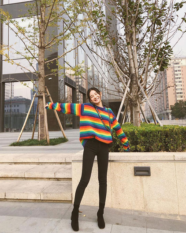 Hẹn hò Valentine, đâu phải chỉ diện màu hồng thì các nàng mới hớp hồn được nửa kia!