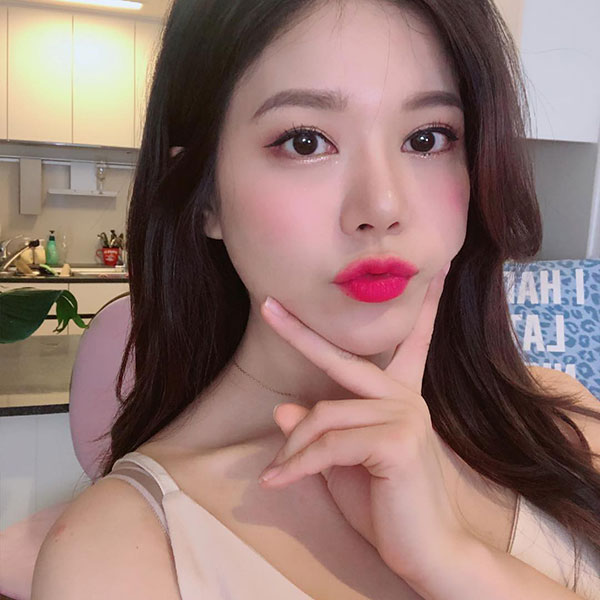 Ngày Valentine nhất định phải thật long lanh: 10 gợi ý makeup xinh ngất ngây đủ để giúp các nàng bỏ bùa cả thế giới