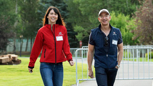 Tình yêu kiểu tỷ phú: Jeff Bezos yêu vợ bạn thân, Warren Buffett yêu bạn thân của vợ và 2 cái kết hoàn toàn đối lập