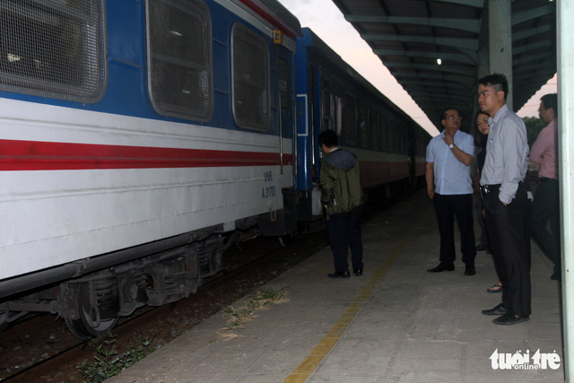 Tàu trật bánh tại Đồng Nai, đường sắt Bắc - Nam tê liệt nhiều giờ