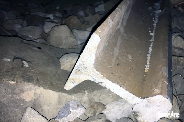 Tàu trật bánh tại Đồng Nai, đường sắt Bắc - Nam tê liệt nhiều giờ