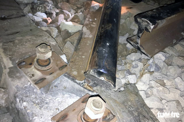 Tàu trật bánh tại Đồng Nai, đường sắt Bắc - Nam tê liệt nhiều giờ