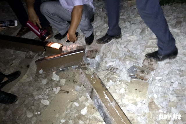 Tàu trật bánh tại Đồng Nai, đường sắt Bắc - Nam tê liệt nhiều giờ