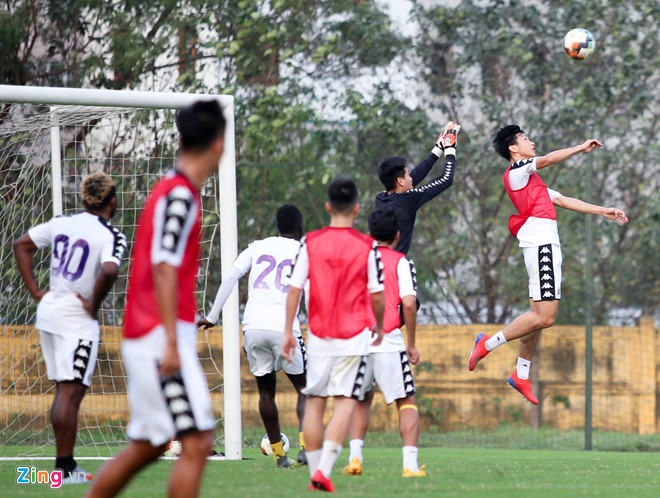 Bùi Tiến Dũng để ngỏ khả năng ra sân trận Siêu Cúp quốc gia