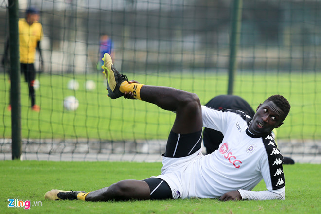 Bùi Tiến Dũng để ngỏ khả năng ra sân trận Siêu Cúp quốc gia