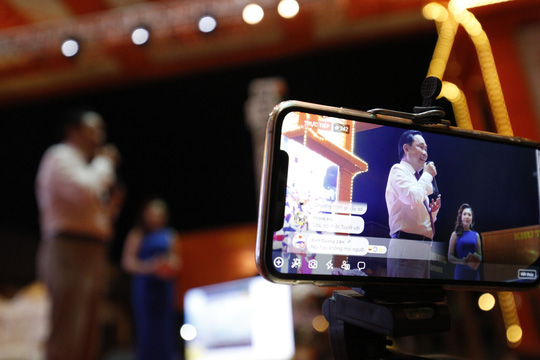 Tặng vợ siêu xe 40 tỉ đồng, ông Dũng lò vôi nói gì?