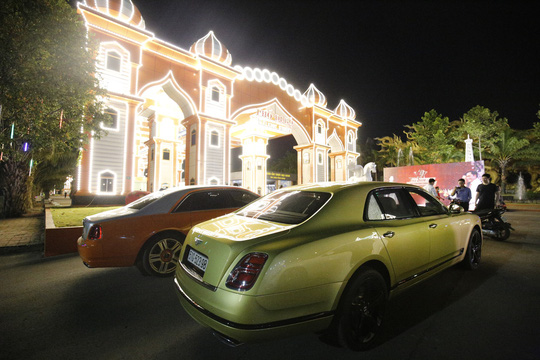 Tặng vợ siêu xe 40 tỉ đồng, ông Dũng lò vôi nói gì?