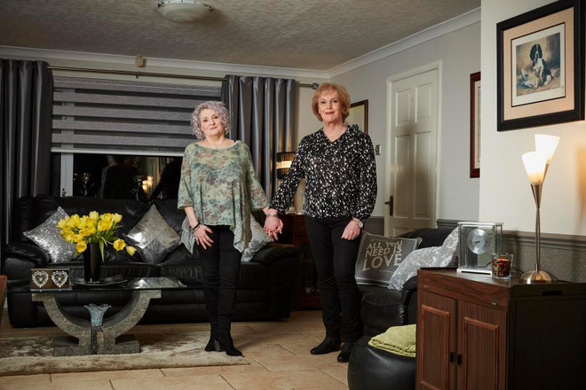 Chồng chuyển giới sau 35 năm chung sống, vợ vẫn bằng lòng tiếp tục ở bên người mình yêu thương